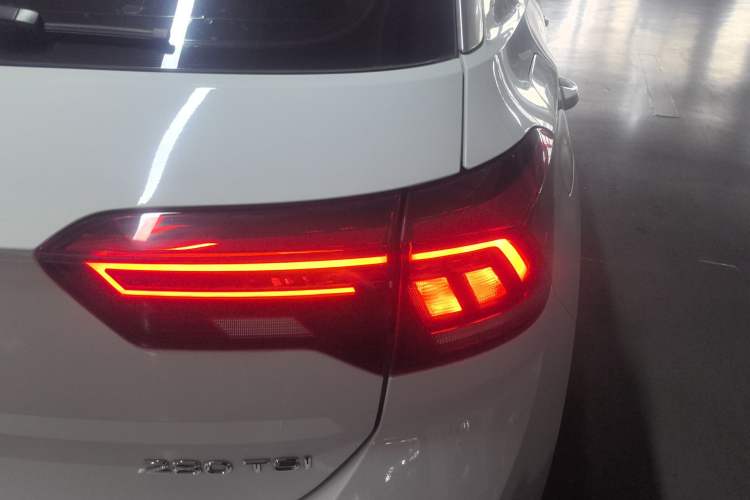 Used Volkswagen T-ROC 2020 280TSI DSG Two-Wheel Drive Comfort Version