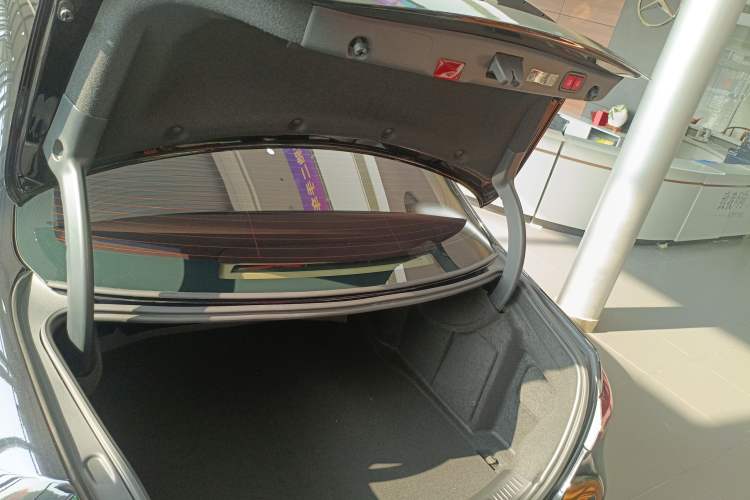 Used Mercedes-Benz E-Class 2023 E 300 L Luxury Model
