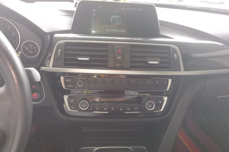 Used BMW 3 Series 2018 320Li Fashion Model
