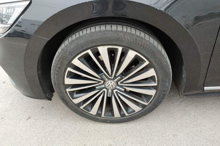 Used Volkswagen Passat 2019 330TSI Luxury Edition China VI Standard