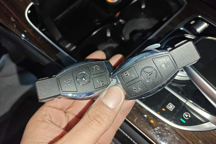 Used Mercedes-Benz GLC 2018 GLC 260 4MATIC Luxury Model