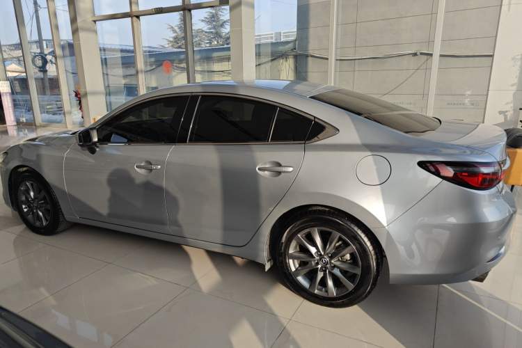 Used Mazda Atenza 2021 2.0L Blue Sky Luxury Edition
