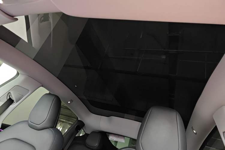 Used Tesla Model Y 2025 Rear-Wheel-Drive Version