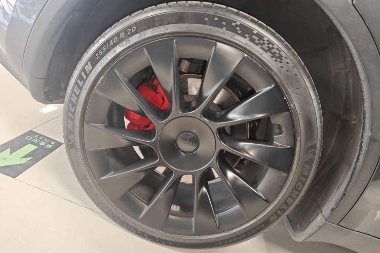 Used Tesla Model Y 2021 Long-Range All-Wheel-Drive Version 3D7