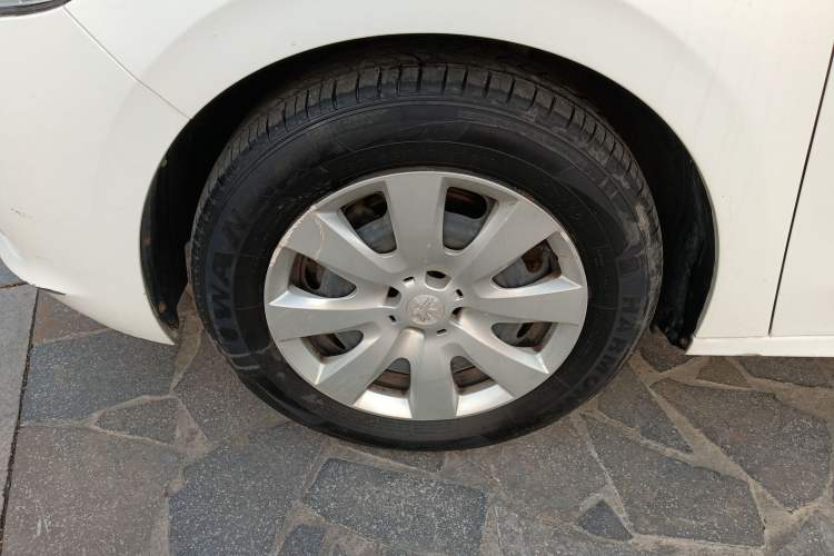 Used Peugeot 301 2016 1.6L Manual Comfort Edition
