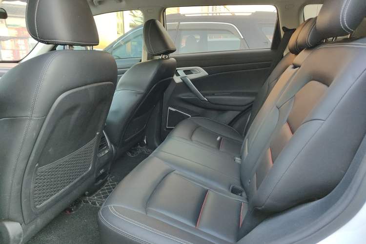 Used Geely Auto Emgrand X7 Sport 2018 1.8TD Automatic Two-Wheel Drive Smart Connect 4G Internet Edition
