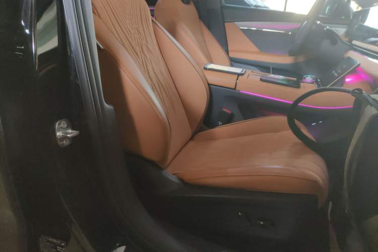 Used VOYAH PASSION 2023 Four-Wheel Drive Long-Range Version
