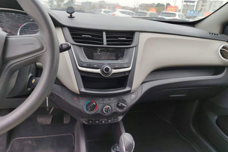 Used Chevrolet Sail 2015 Sail 3 1.3L AMT Ideal Edition
