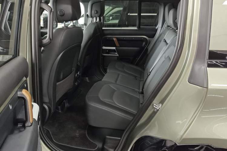 Used Land Rover Defender 2023 110 3.0T P400 X-DYNAMIC HSE
