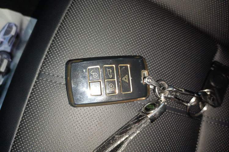 Used Land Rover Range Rover Evoque 2021 Range Rover Velar 249 PS R-Dynamic S Performance Edition