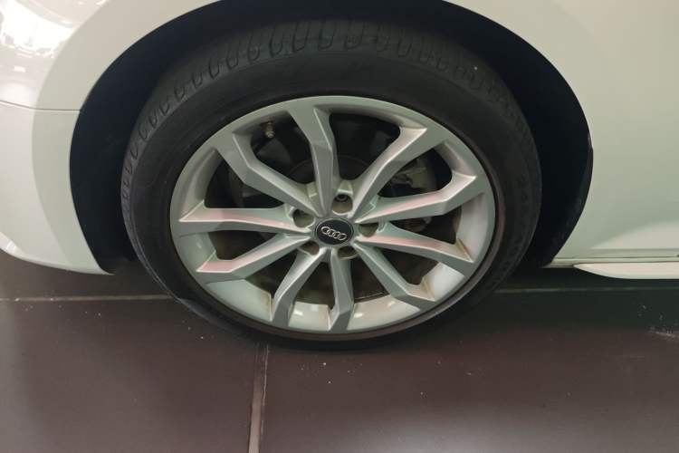 Used Audi A4L 2018 30th Anniversary Edition 40 TFSI Fashion Model
