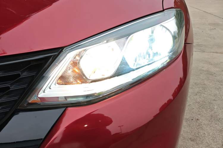 Used Nissan Tiida 2016 1.6L CVT Cool Dynamic Edition
