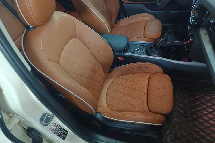 Used  Clubman 2023 1.5T COOPER Connoisseur