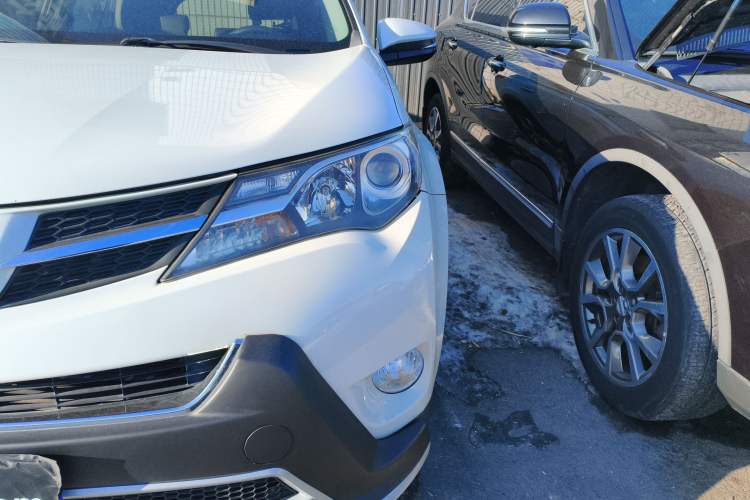 Used Toyota RAV4 2015 2.0L CVT Two-Wheel Drive Fashion Edition