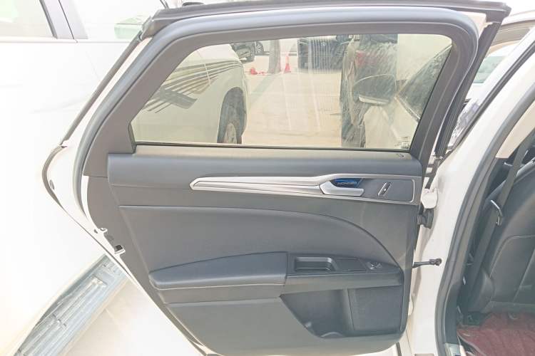 Used Ford Mondeo 2017 EcoBoost 200 Stylish Model
