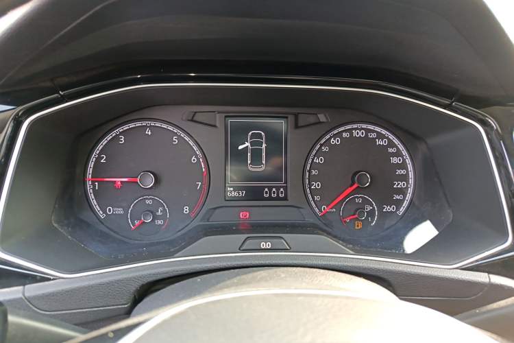 Used Volkswagen T-ROC 2018 280TSI DSG Two-Wheel-Drive Comfort Version China V Standard
