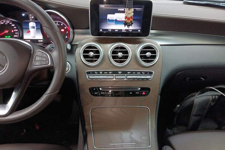 Used Mercedes-Benz GLC 2018 Refreshed GLC 300 4MATIC Dynamic Edition