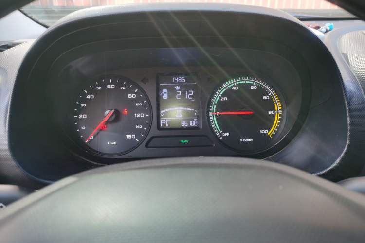 Used Roewe Clever 2021 302 km New Four-Seater Super-Efficient Version
