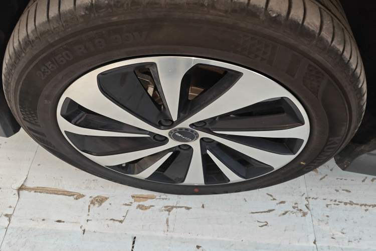 Used BYD Song PLUS New Energy 2024 HONOR Edition DM-i 110km Flagship PLUS
