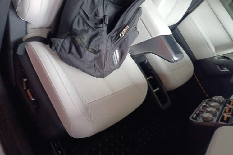 Used  V23 2025 401 Two-Wheel Drive Intelligent Driving Version
