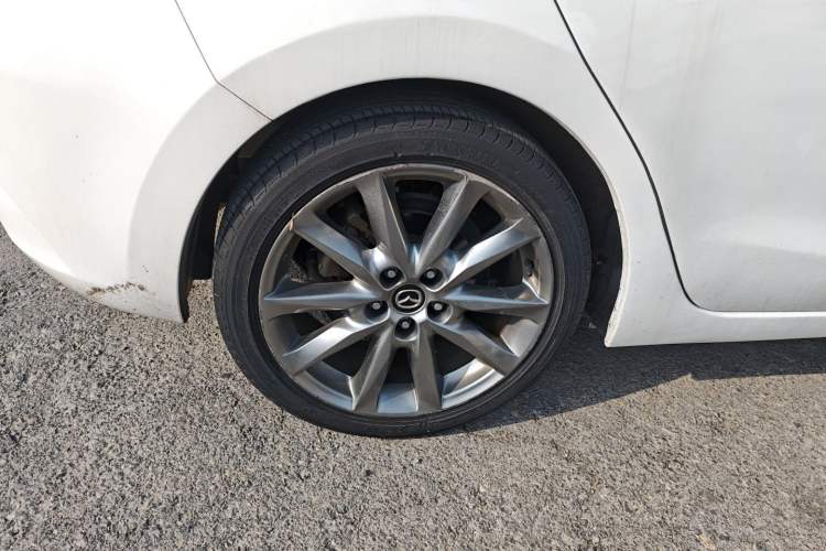 Used Mazda Mazda 3 Axela 2017 Hatchback 2.0L Automatic Sport Model China V Emission Standard
