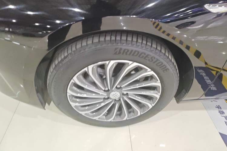 Used Buick LaCrosse 2023 28T Prestige Edition
