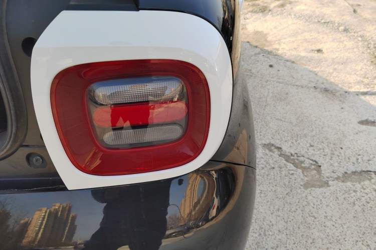 Used ORA Black Cat 2022 301km "Cute & Dynamic" Phosphate Iron Lithium
