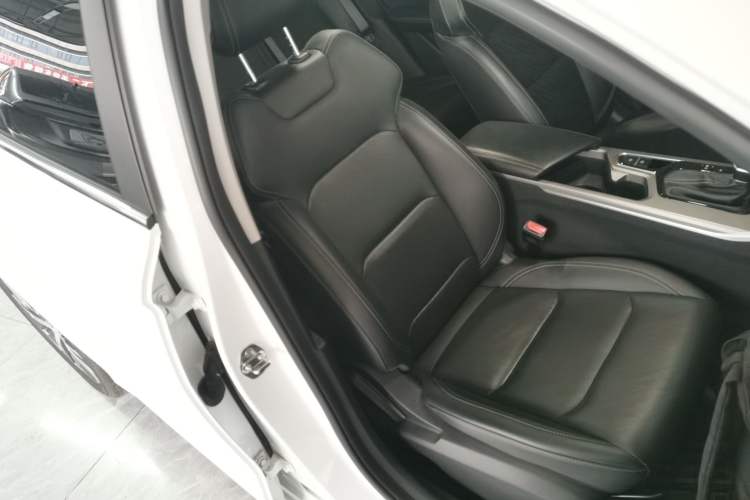 Used Geely Auto Emgrand 2023 4th Generation Champion Edition 1.5L CVT Prestige Model
