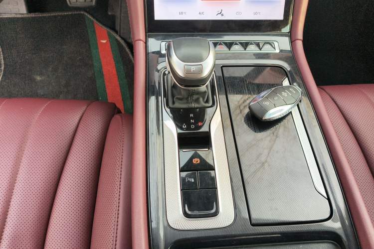 Used Hongqi H5 2023 1.5T DCT Smart Connect Flagship Edition
