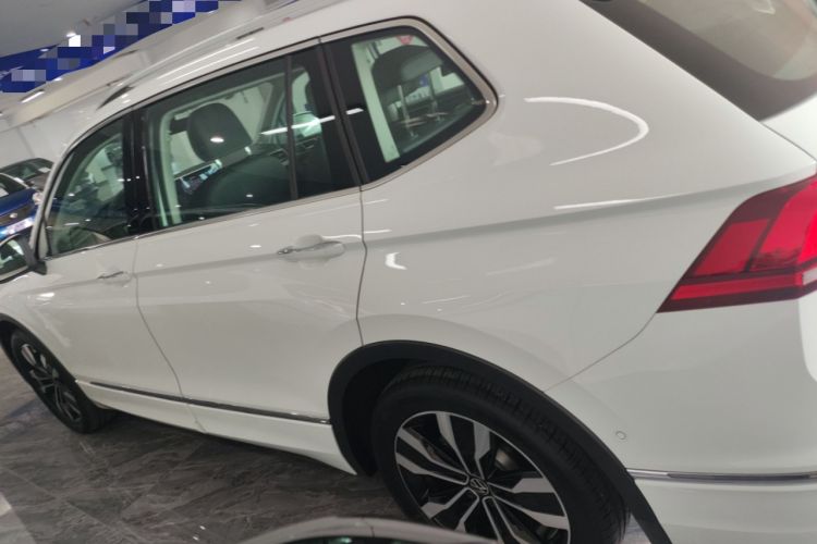 Used Volkswagen Tiguan L 2024 Outstanding Model 330TSI Automatic Two-Wheel Drive R-Line Dragon Glory Edition
