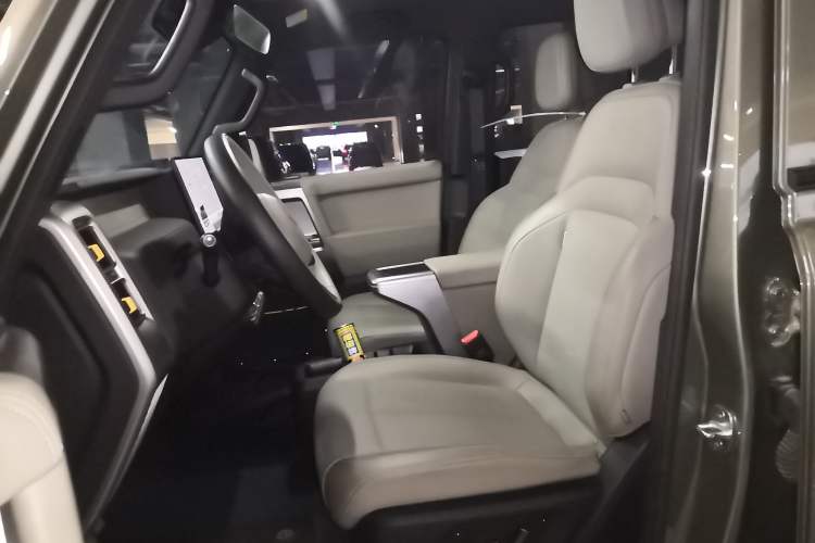 Used  V23 2025 501 Four-Wheel Drive Intelligent Driving Version
