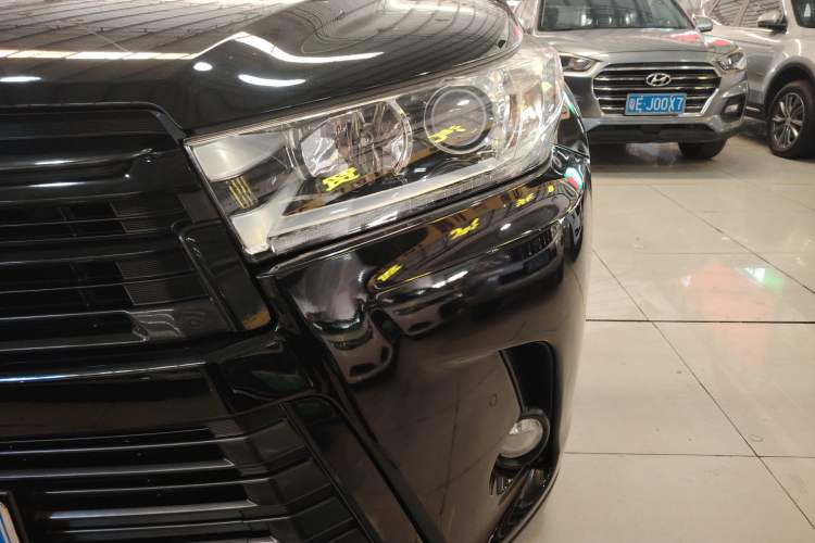Used Toyota Highlander 2018 2.0T Four-Wheel Drive Prestige Version 7 Seats China V Emission Standard
