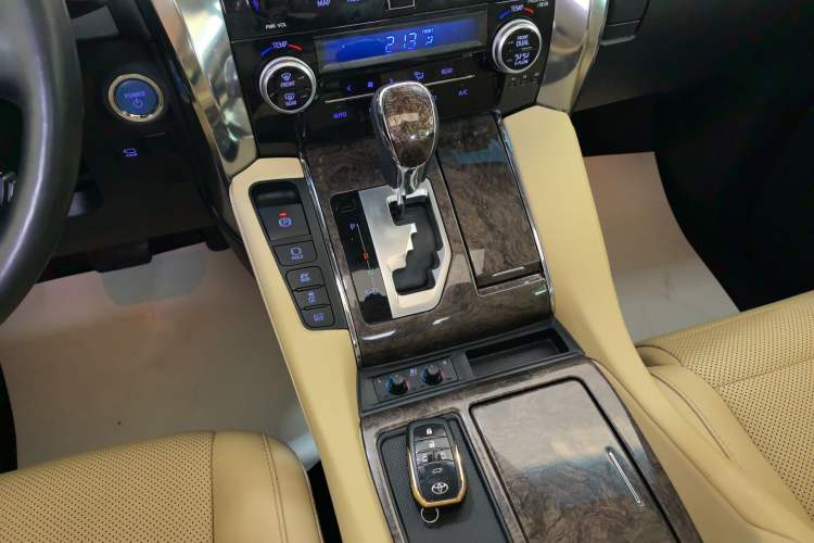 Used Toyota Alphard 2023 Dual-Motor 2.5L Premium Golden Edition