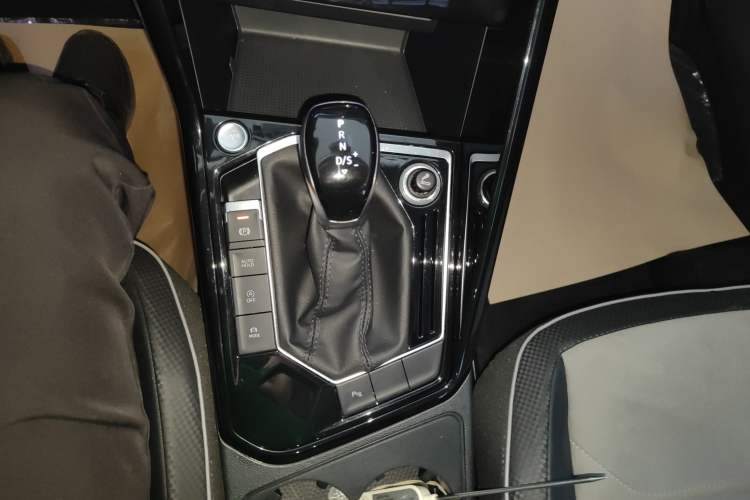 Used Volkswagen Tayron X 2020 330TSI Two-Wheel Drive Luxury Smart Connectivity Version