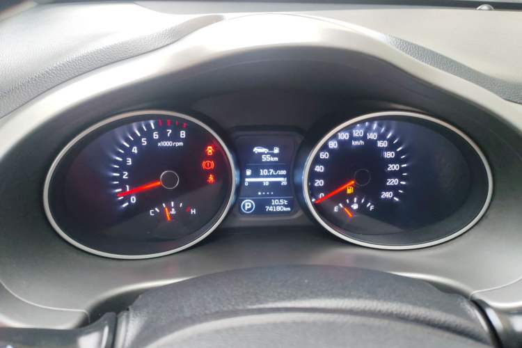 Used Kia Sportage R 2015 2.0L Automatic Two-Wheel Drive DLX Model
