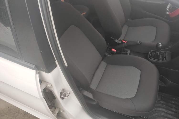 Used Volkswagen Jetta 2015 1.4L Manual Fashion Model
