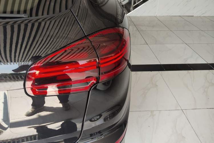 Used Porsche Cayenne 2015 3.6L automatic transmission U.S. specification
