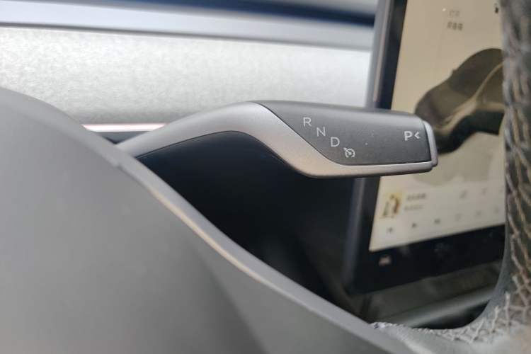 Used Tesla Model Y 2023 Long-Range All-Wheel-Drive Version
