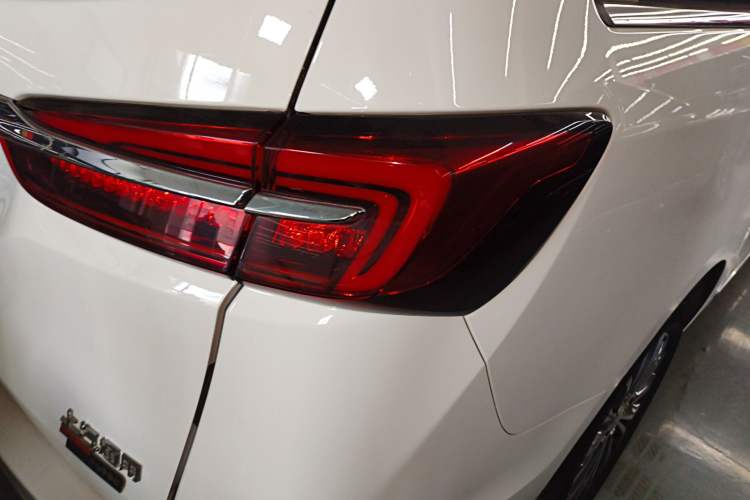 Used Buick GL8 2022 Land Business Class 652T Luxury Model
