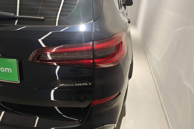 Used BMW X5 2022 Restyled xDrive 30Li Luxury Version M Sport Package
