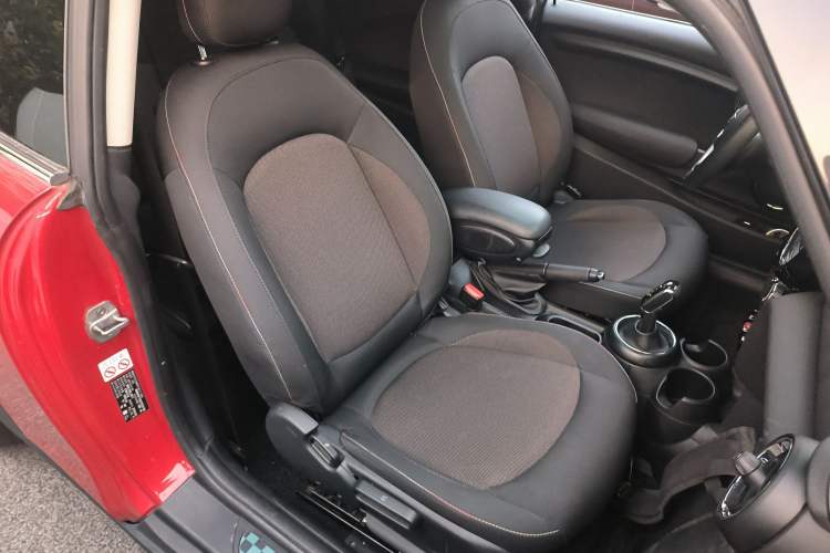 Used  MINI 2018 1.5T ONE PLUS
