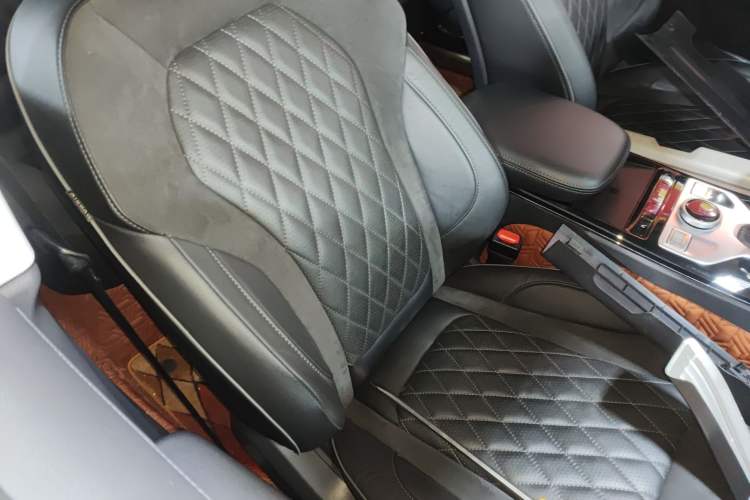 Used Hongqi HS5 2019 2.0T Smart Connect Flagship All-Wheel-Drive Version
