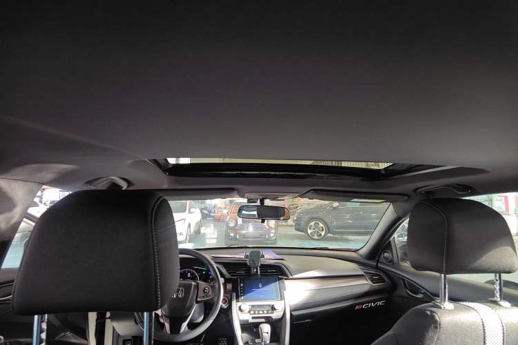 Used Honda Civic 2021 HATCHBACK 220TURBO CVT Trendy Cool Edition
