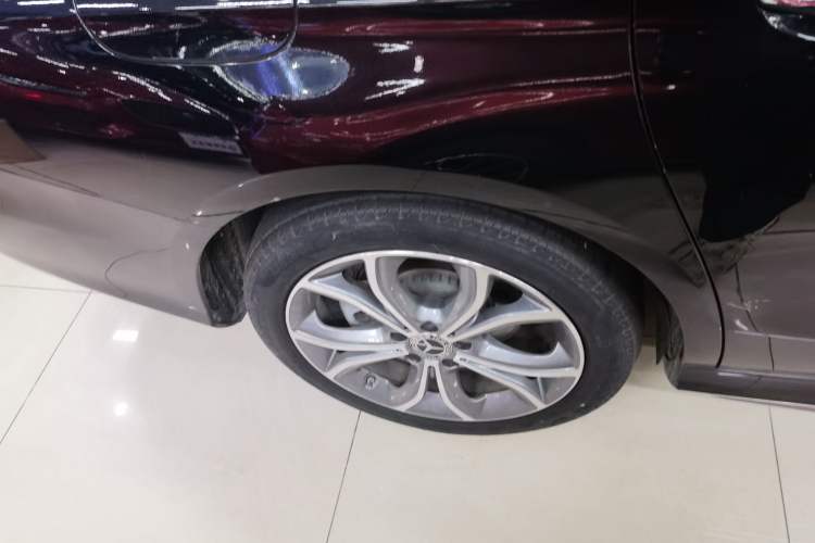 Used Mercedes-Benz E-Class 2021 E 300 L Sporty and Stylish Model
