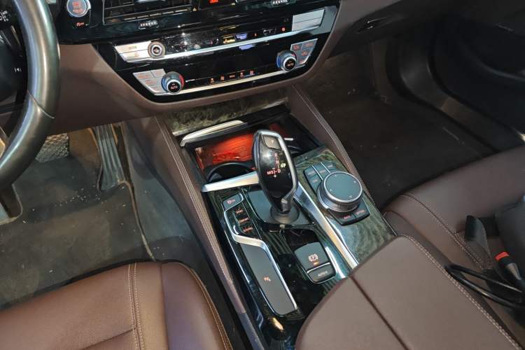 Used BMW 5 Series 2020 525Li M Sport Package