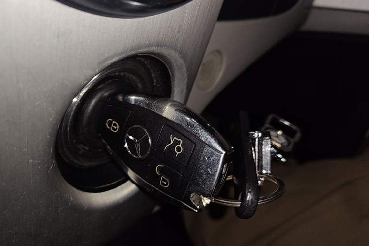 Used Mercedes-Benz GLK-Class 2013 GLK 300 4MATIC Dynamic Sunroof Model