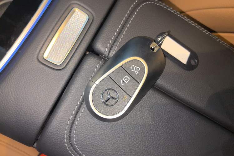 Used Mercedes-Benz E-Class 2025 E 260 L