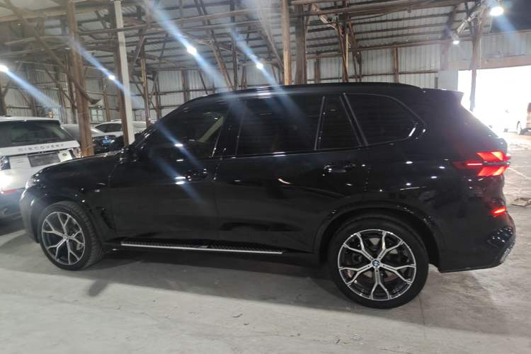 Used BMW X5 2023 xDrive 30Li Luxury M Sport Night Edition Package
