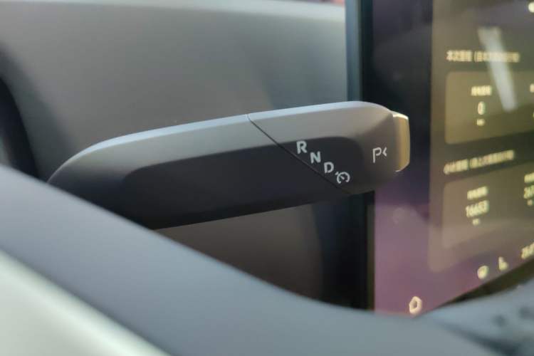 Used  12 2025 Max Extended-Range Edition
