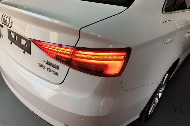 Used Audi A3 2017 Limousine 35 TFSI Ambition Edition
